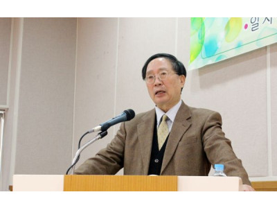 테오도르 제닝스의 퀴어신학은 하나님을 음란한 잡신으로 전락시켰다"